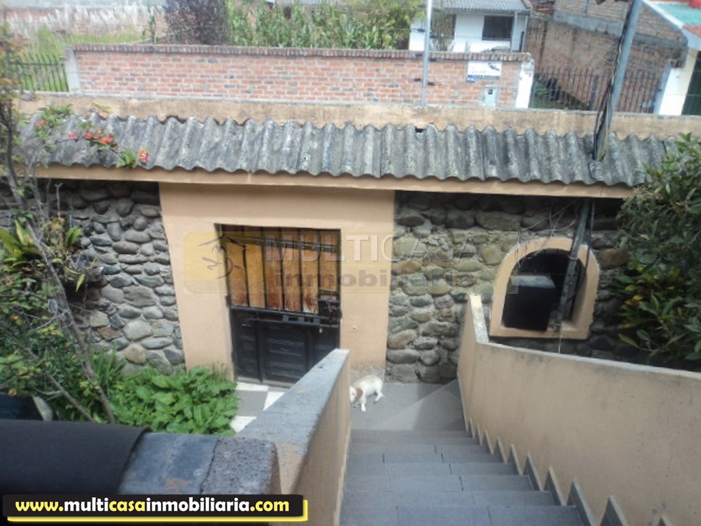 Casa en Venta a Crédito de dos departamentos sector Entrada a Baños Cuenca - Ecuador