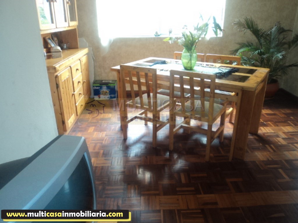 Casa en Venta a Crédito de dos departamentos sector Entrada a Baños Cuenca - Ecuador