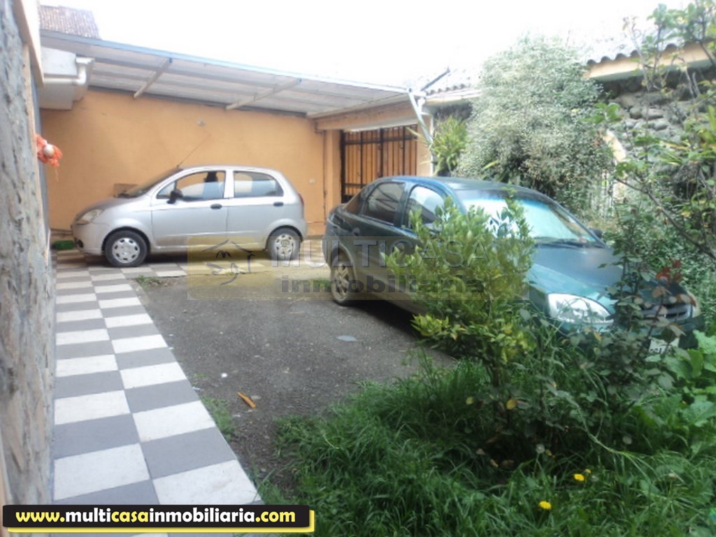 Casa en Venta a Crédito de dos departamentos sector Entrada a Baños Cuenca - Ecuador