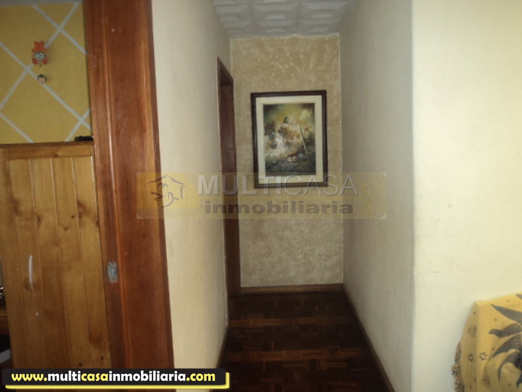 Casa en Venta a Crédito de dos departamentos sector Entrada a Baños Cuenca - Ecuador