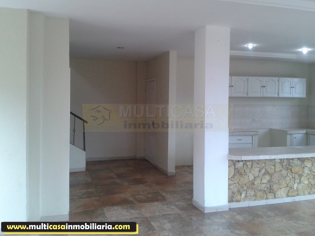 Venta de hermoso edificio de 6 departamentos y 2 media Aguas a crédito sector Las Pencas Cuenca - Ecuador