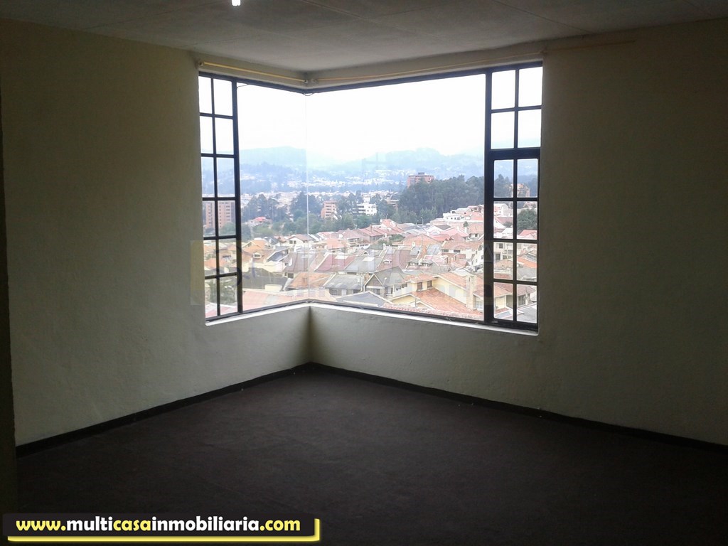 Venta de hermoso edificio de 6 departamentos y 2 media Aguas a crédito sector Las Pencas Cuenca - Ecuador