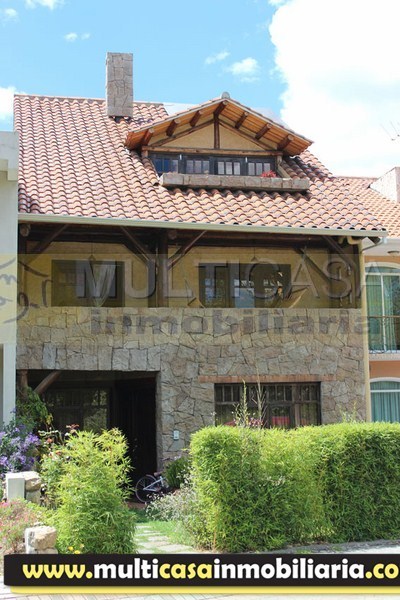 Casa Rústica en Venta a Crédito sector Río Sol Cuenca-Ecuador