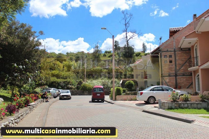 Casa Rústica en Venta a Crédito sector Río Sol Cuenca-Ecuador