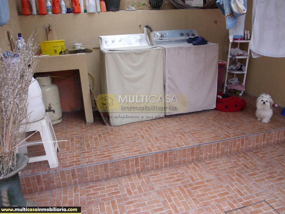 Casa Moderna de Venta a crédito sector Centro de la Ciudad  Azogues - Ecuador