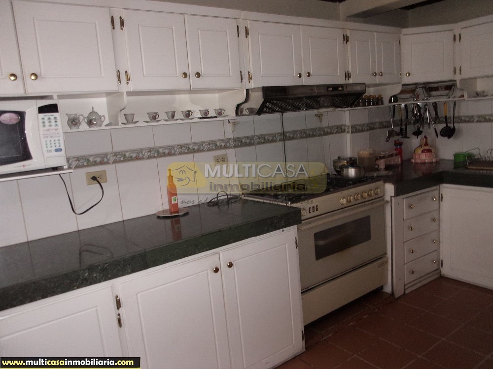 Casa Moderna de Venta a crédito sector Centro de la Ciudad  Azogues - Ecuador