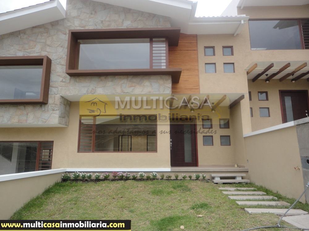 Venta de Casa en Urbanización Privada Por Estrenar a crédito por el sector Challuabamba Cuenca - Ecuador