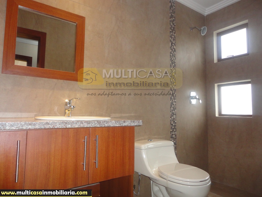 Venta de Casa en Urbanización Privada Por Estrenar a crédito por el sector Challuabamba Cuenca - Ecuador