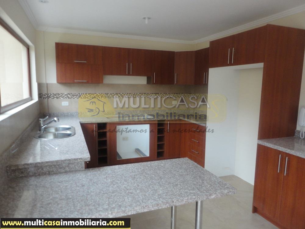 Venta de Casa en Urbanización Privada Por Estrenar a crédito por el sector Challuabamba Cuenca - Ecuador