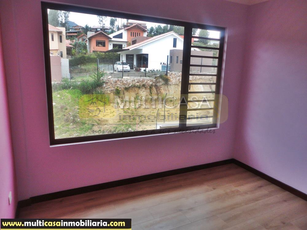 Venta de Casa en Urbanización Privada Por Estrenar a crédito por el sector Challuabamba Cuenca - Ecuador
