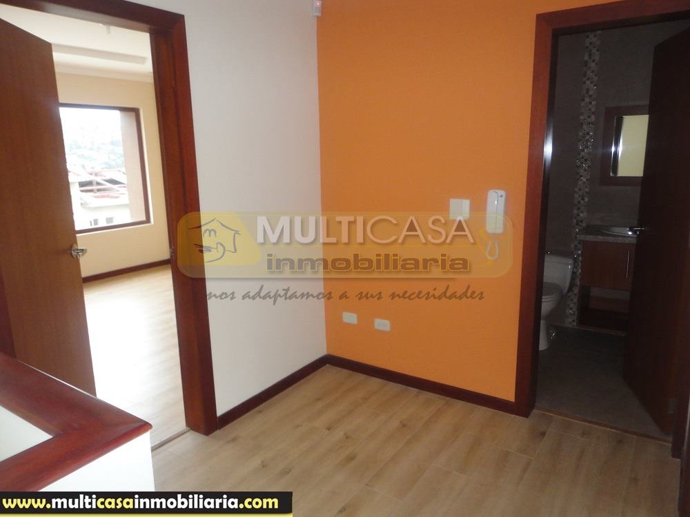 Venta de Casa en Urbanización Privada Por Estrenar a crédito por el sector Challuabamba Cuenca - Ecuador