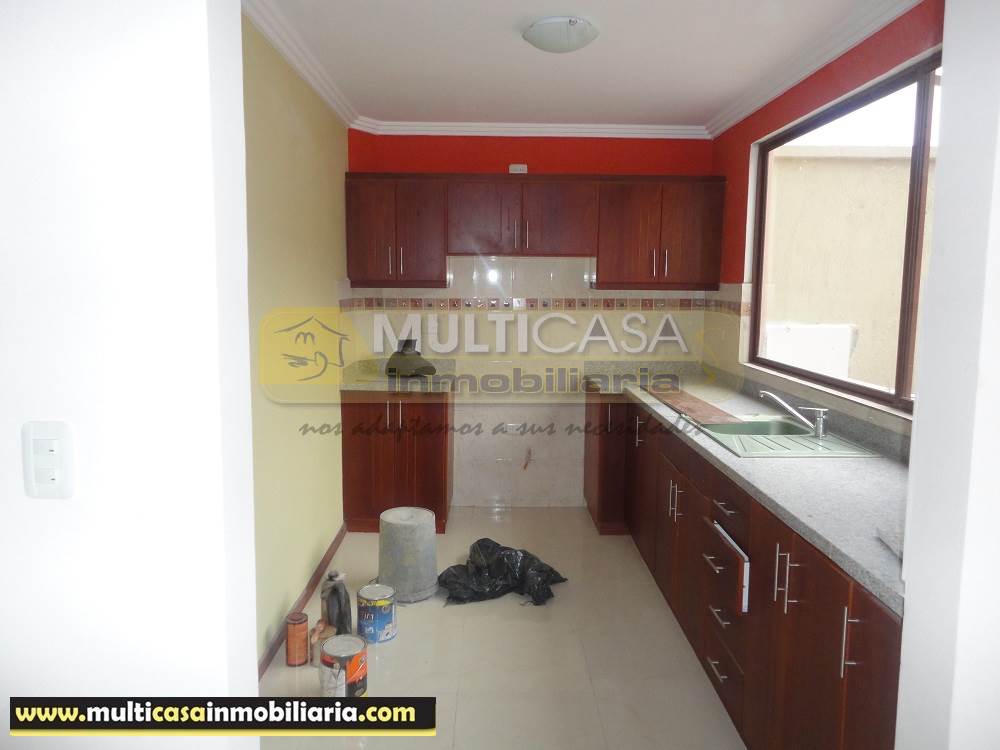 Venta de Casa en Urbanización Privada Por Estrenar a crédito por el sector Primera De Mayo Cuenca - Ecuador