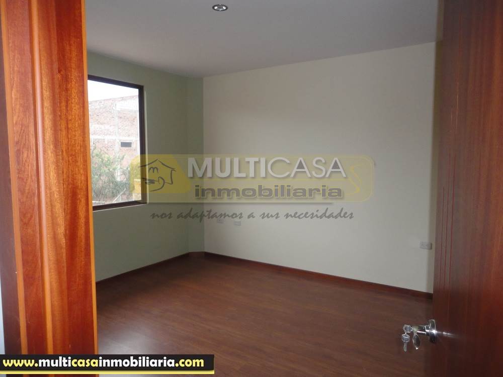 Venta de Casa en Urbanización Privada Por Estrenar a crédito por el sector Primera De Mayo Cuenca - Ecuador