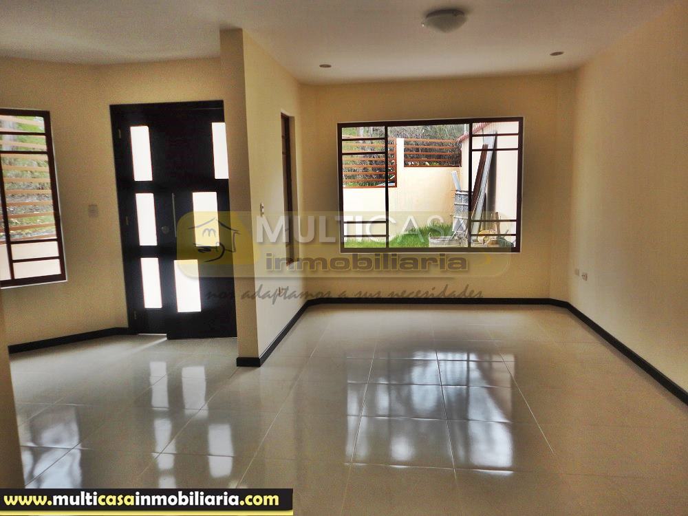 Venta de casa por estrenar a crédito por el sector Misicata Cuenca - Ecuador