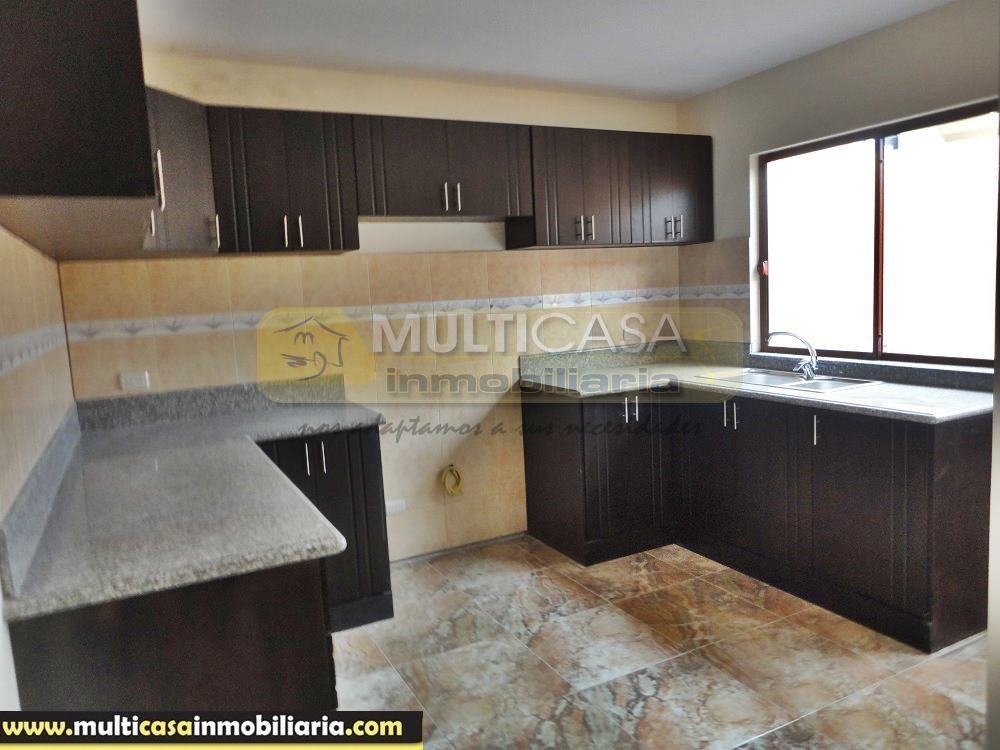 Venta de casa por estrenar a crédito por el sector Misicata Cuenca - Ecuador