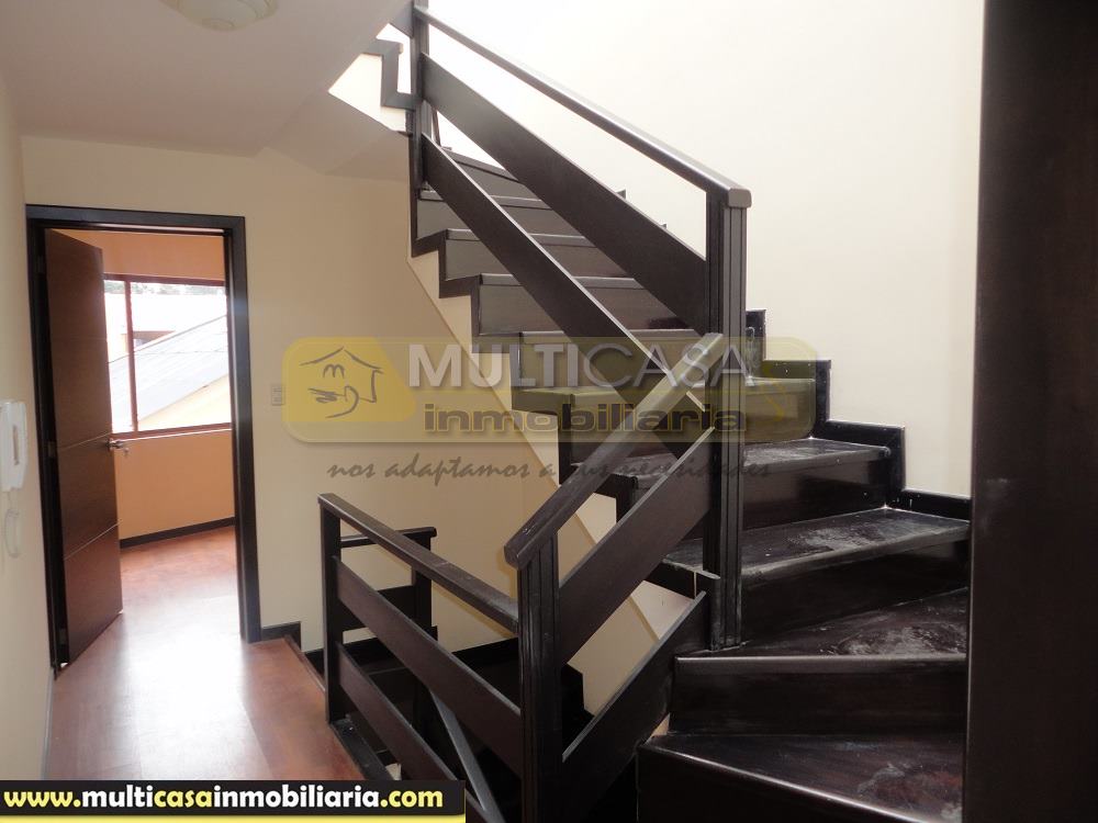 Venta de casa por estrenar a crédito por el sector Misicata Cuenca - Ecuador