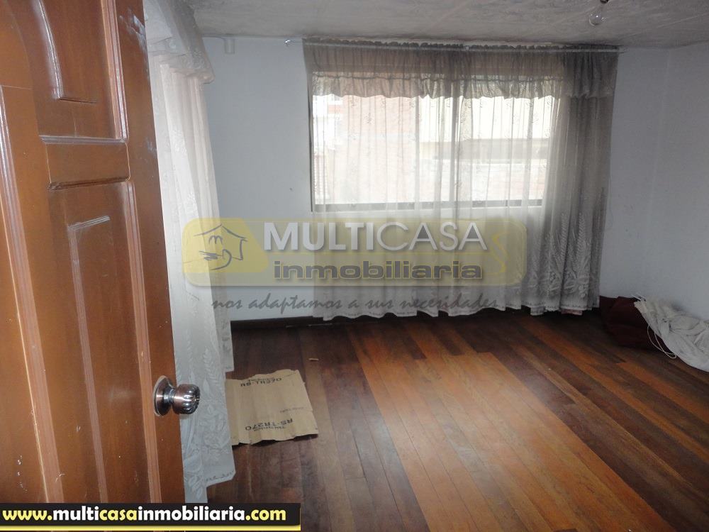 Venta de Casa Amplia a crédito por el sector Cdla. Simón Bolívar Cuenca - Ecuador