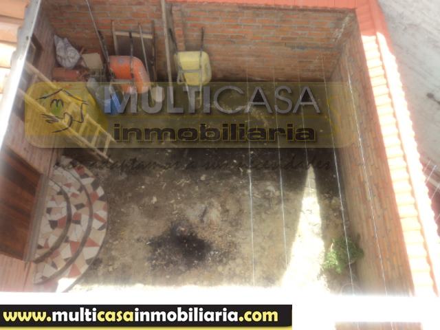 Casa en Venta a Crédito con Local Comercial sector Misicata Cuenca - Ecuador