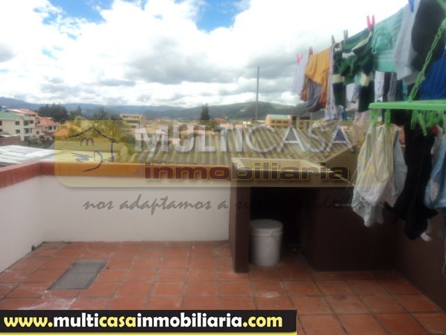 Casa en Venta a Crédito con Local Comercial sector Misicata Cuenca - Ecuador