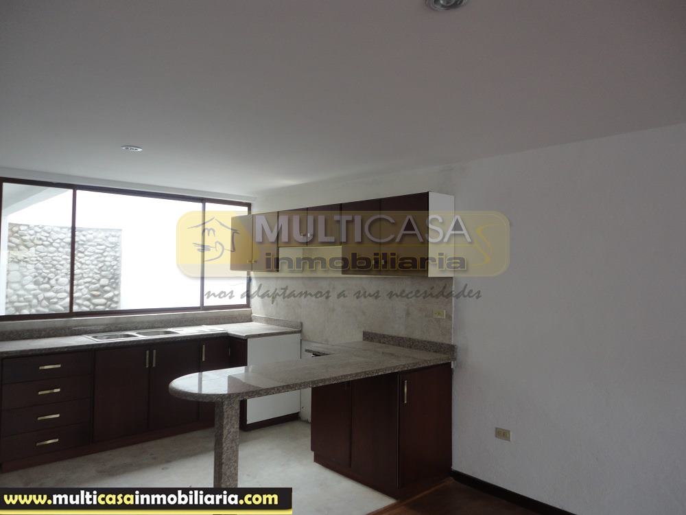 Venta de Hermosa Casa a crédito por Estrenar en el sector Ricaurte Cuenca - Ecuador
