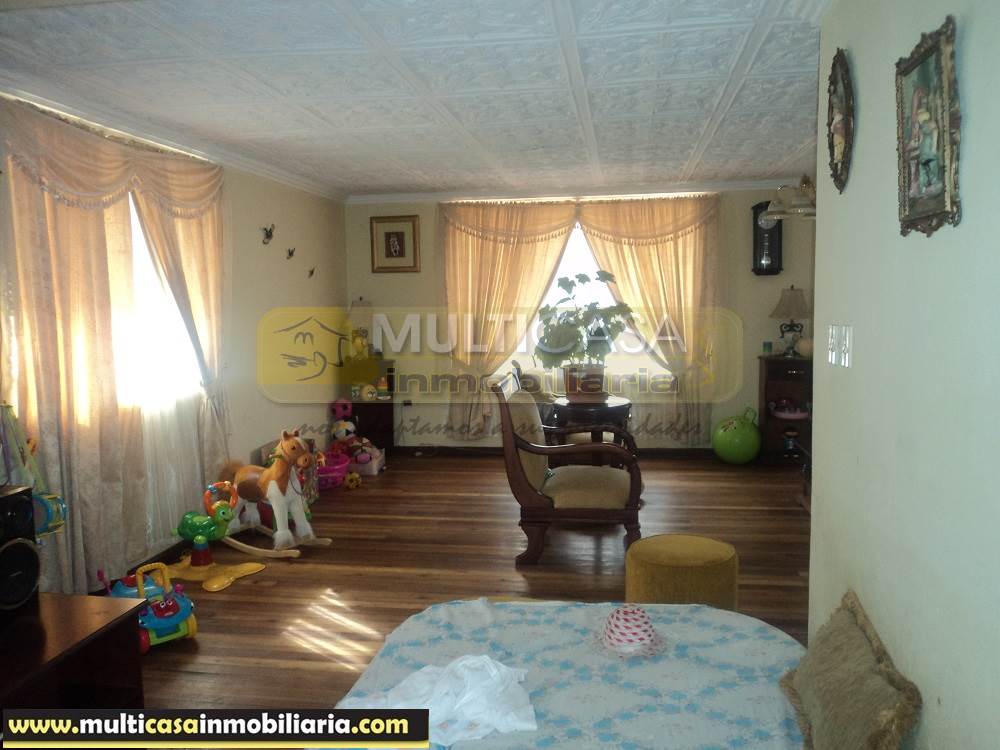 Venta de Hermosa Casa Rentera a crédito por el sector Y del Cebollar Cuenca - Ecuador