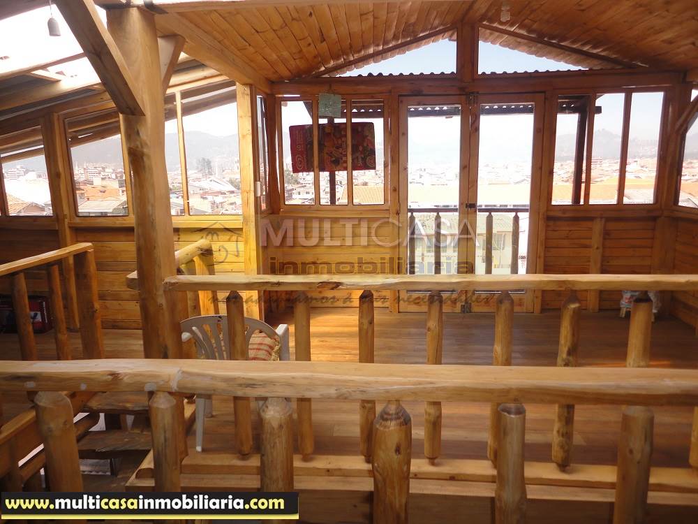 Casa en Venta a Crédito con amplio Jardin sector Héroes de Verdeloma Cuenca - Ecuador