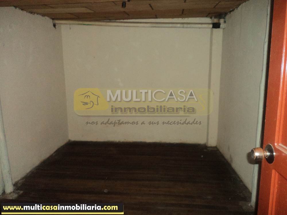 Casa en Venta a crédito por Remodelar sector Zhumir Paute - Ecuador