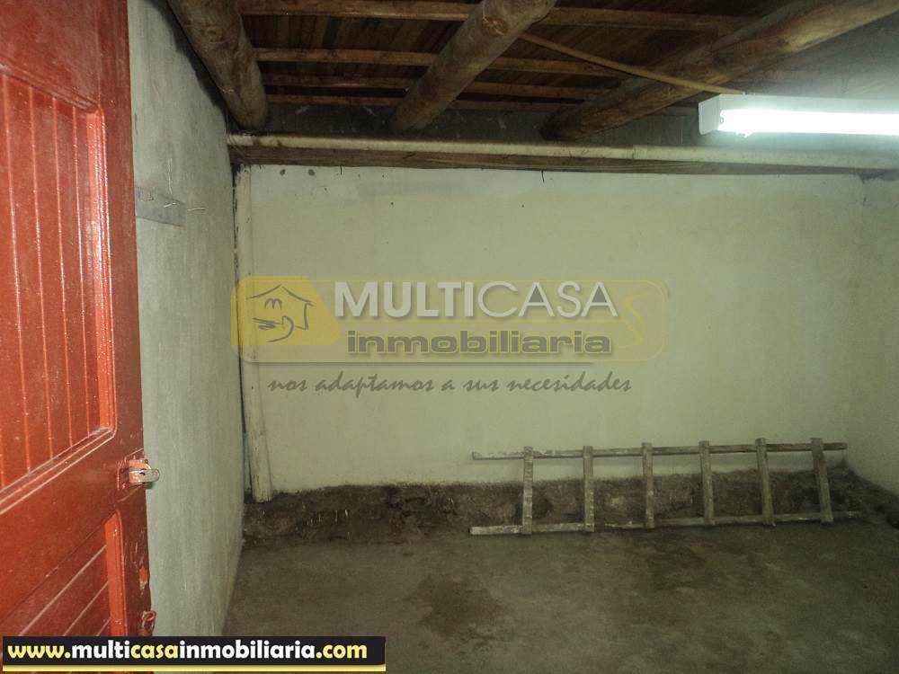 Casa en Venta a crédito por Remodelar sector Zhumir Paute - Ecuador