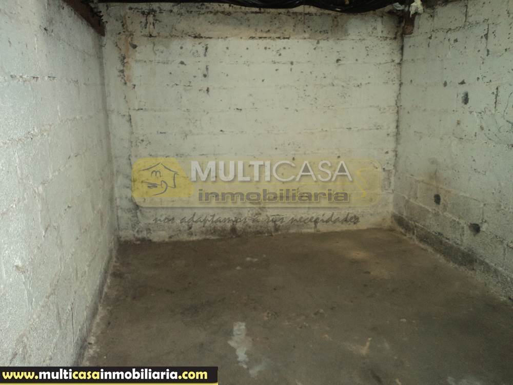 Casa en Venta a crédito por Remodelar sector Zhumir Paute - Ecuador