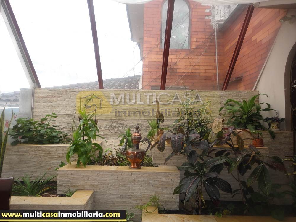 Venta de Hermoso Penthouse con seis Dormitorios y Baño privado completo cada uno a crédito Sector Oro Verde Cuenca - Ecuador