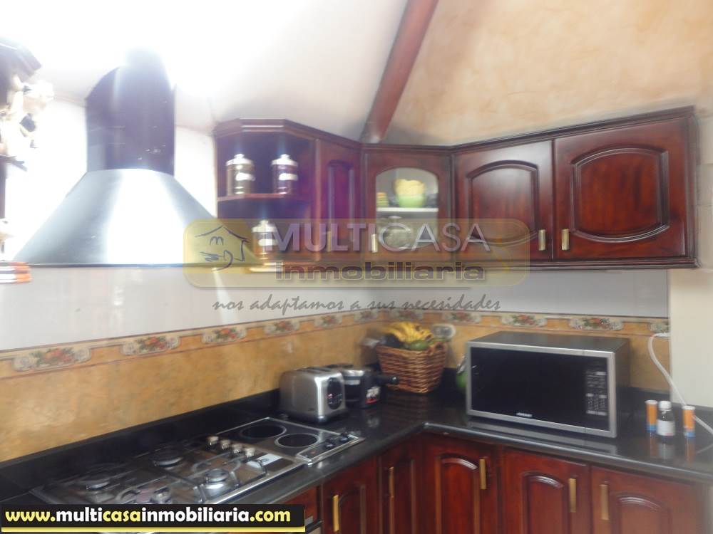 Venta de Hermoso Penthouse con seis Dormitorios y Baño privado completo cada uno a crédito Sector Oro Verde Cuenca - Ecuador