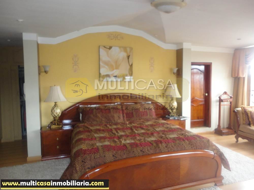 Venta de Hermoso Penthouse con seis Dormitorios y Baño privado completo cada uno a crédito Sector Oro Verde Cuenca - Ecuador