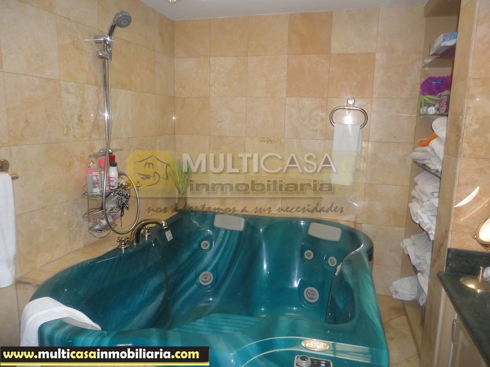 Venta de Hermoso Penthouse con seis Dormitorios y Baño privado completo cada uno a crédito Sector Oro Verde Cuenca - Ecuador
