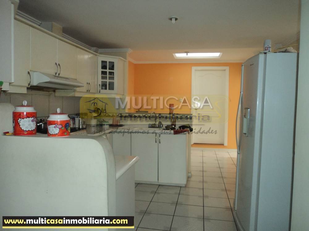 Venta de Hermosa Casa a crédito sector Gran Manzana Cuenca - Ecuador