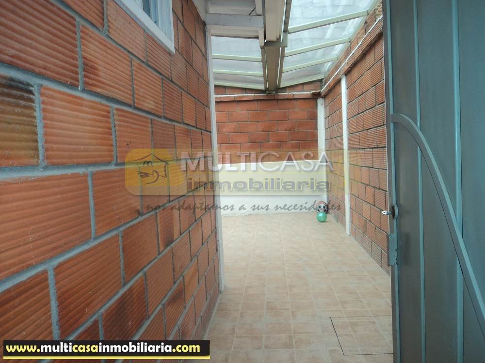 Venta de Hermosa Casa a crédito sector Gran Manzana Cuenca - Ecuador