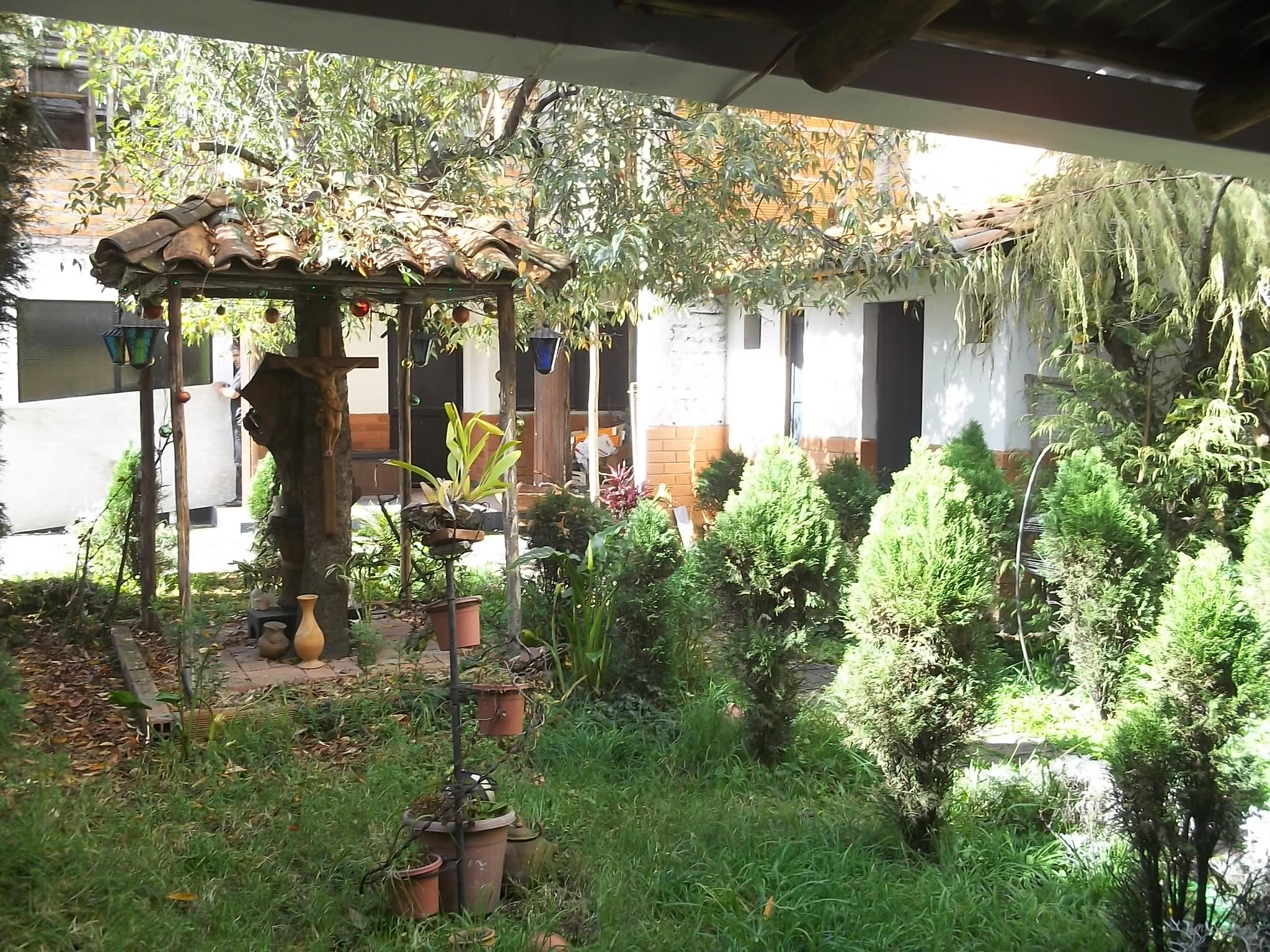 Venta de Hermoso Casa Amplia a crédito sector Centro de la Ciudad Cuenca - Ecuador