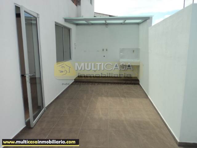 Venta de Hermosa Casa a crédito sector Av. Loja Cuenca - Ecuador