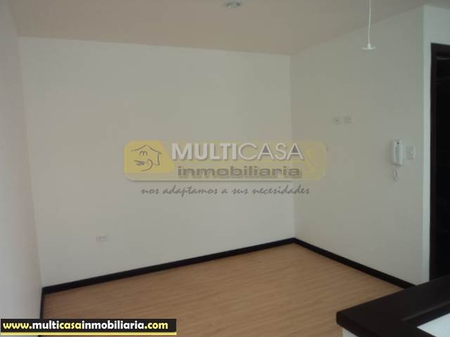 Venta de Hermosa Casa a crédito sector Av. Loja Cuenca - Ecuador