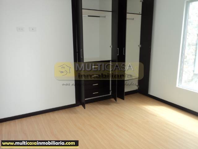 Venta de Hermosa Casa a crédito sector Av. Loja Cuenca - Ecuador