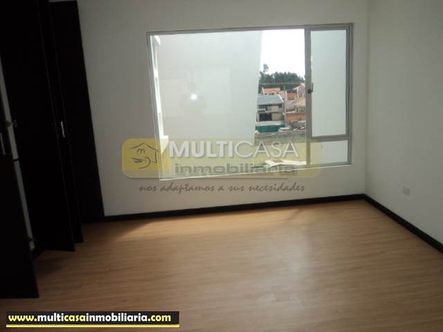Venta de Hermosa Casa a crédito sector Av. Loja Cuenca - Ecuador
