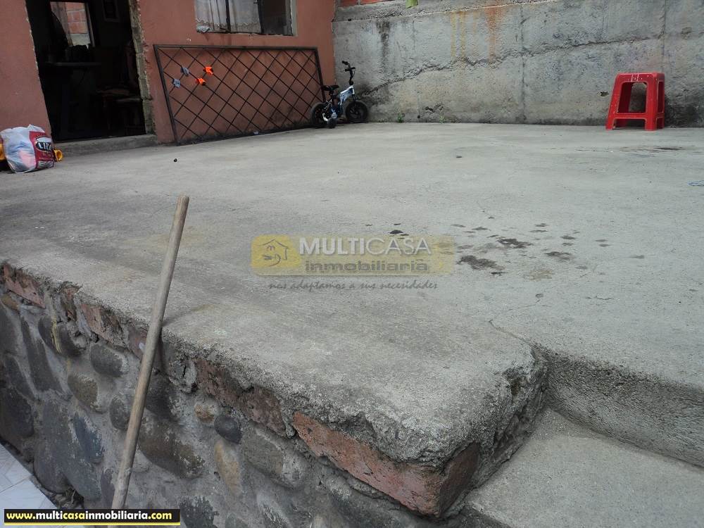 Venta de Casa Comercial a crédito sector Las Orquídeas Cuenca - Ecuador