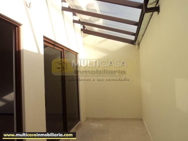 Villa en Venta a crédito por estrenar sector El Cebollar Cuenca - Ecuador