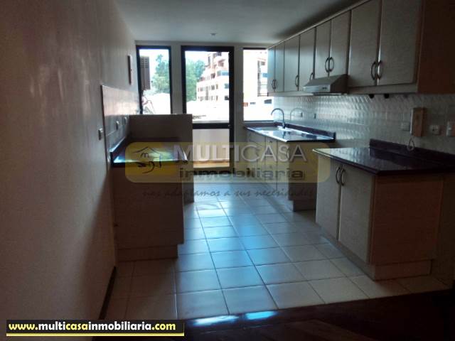Arriendo de hermoso Departamento sector Puertas del Sol Cuenca - Ecuador