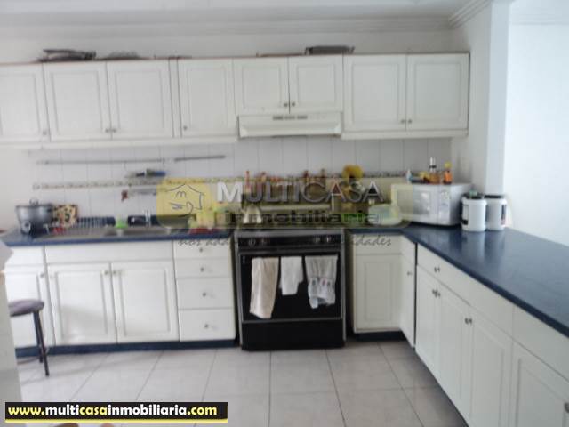 Venta de Hermosa Casa a crédito sector Narancay Cuenca - Ecuador