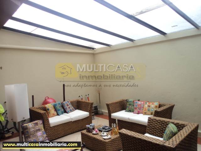 Venta de Hermosa Casa a crédito sector Narancay Cuenca - Ecuador