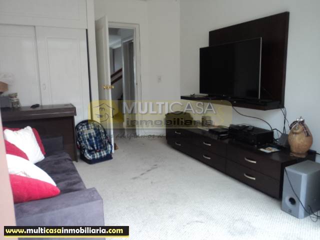 Venta de Hermosa Casa a crédito sector Narancay Cuenca - Ecuador