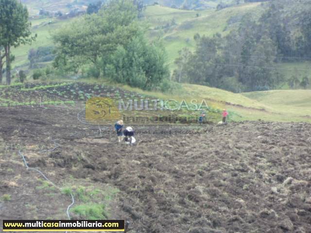 Venta de Hermosa Hacienda a crédito sector Gualaceo Cuenca - Ecuador