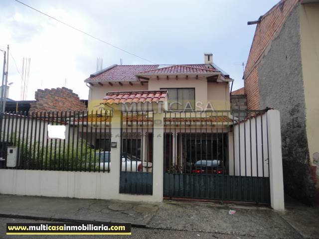 Villa en Venta a crédito con espacio verde sector Puertas del Sol Cuenca-Ecuador