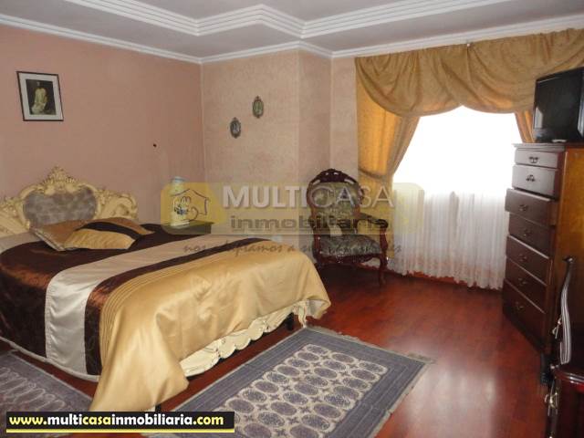 Villa en Venta a crédito con espacio verde sector Puertas del Sol Cuenca-Ecuador