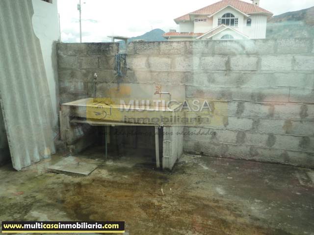 Venta de Hermosa Casa con Terreno Amplio Sector Chordeleg Cuenca-Ecuador